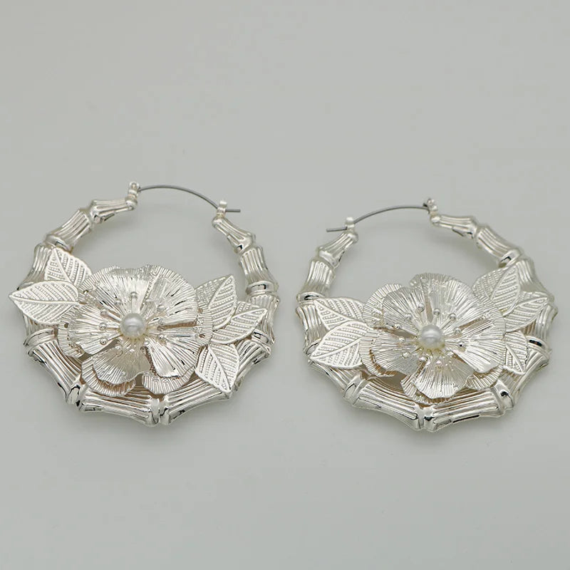 Large Metal Clip On Hoop Earrings Flower Imitation Pearl Fashion Jewelry For Women Holiday Accessories Trendy Style Gifts MQF138