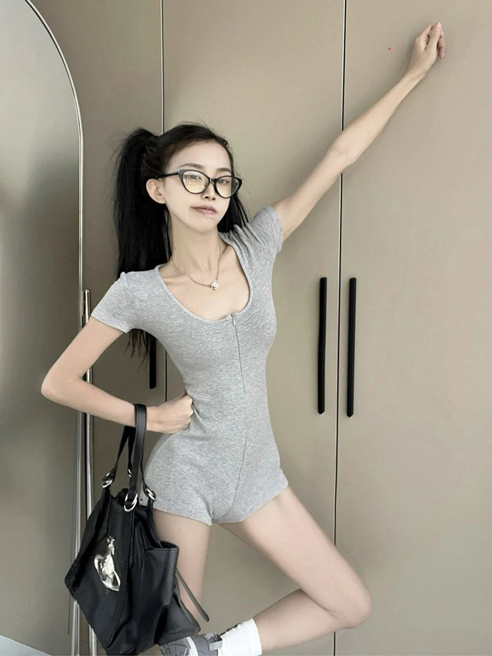 Womens Playsuits Yoga Low Neck Slim Fit Short Sleeve Jumpsuits Stretch One Piece Romper Sexy Fitness Female Sportwears Zipper