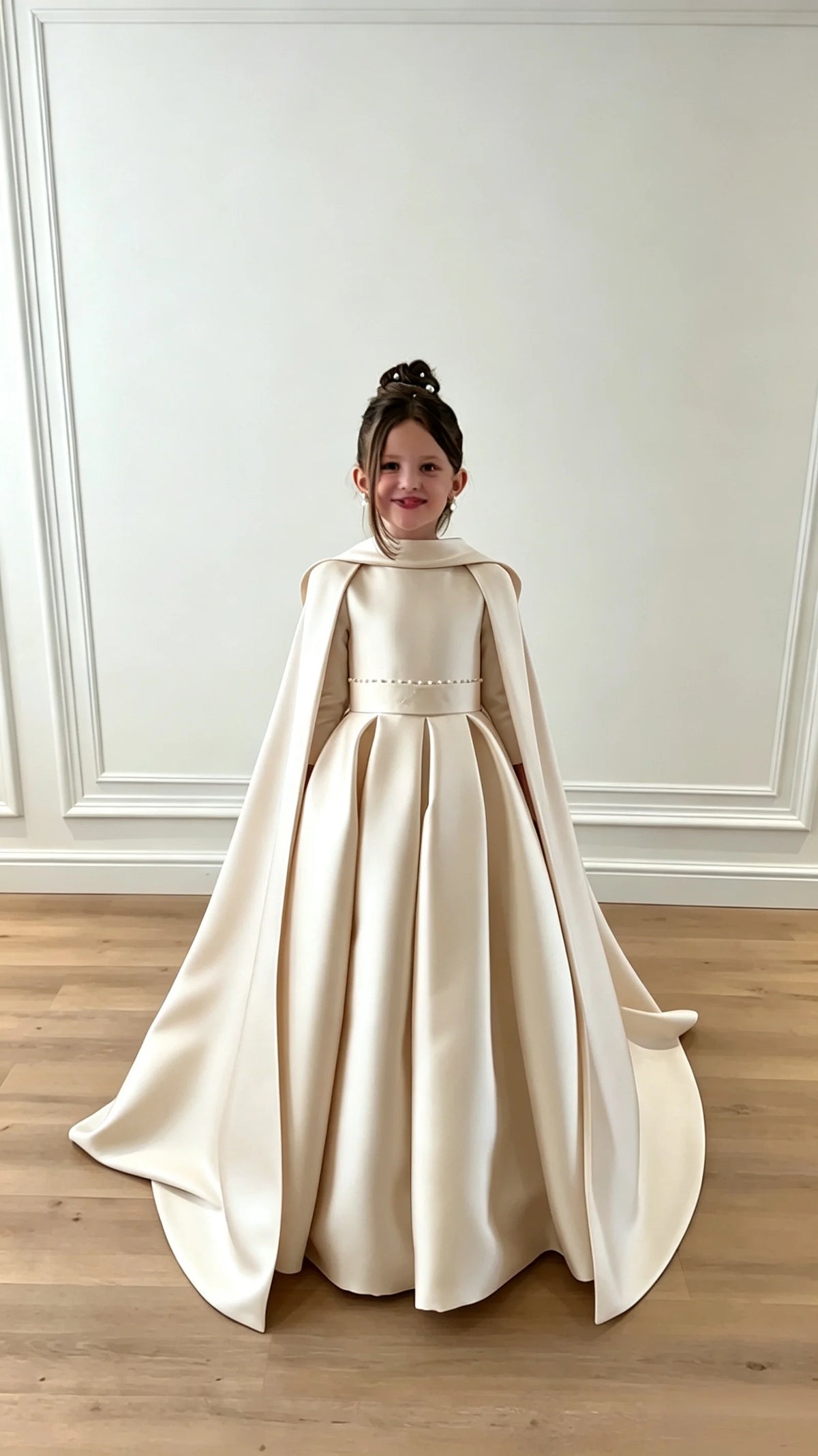 Luxurious White Sequin Beauty Pageant Dress With High Neck Long Sleeves A-line Tail Flower Girl Dress Toddler Princess Wedding