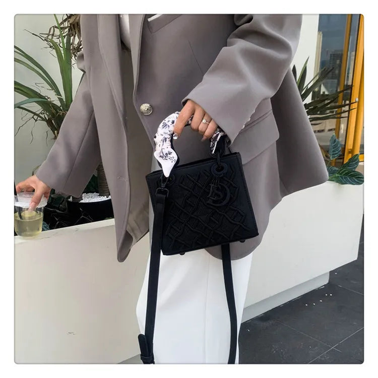 Luxury 2025 New Versatile Craftsmanship Embroidery Concubine Bag Handbag, Women's Crossbody Bag