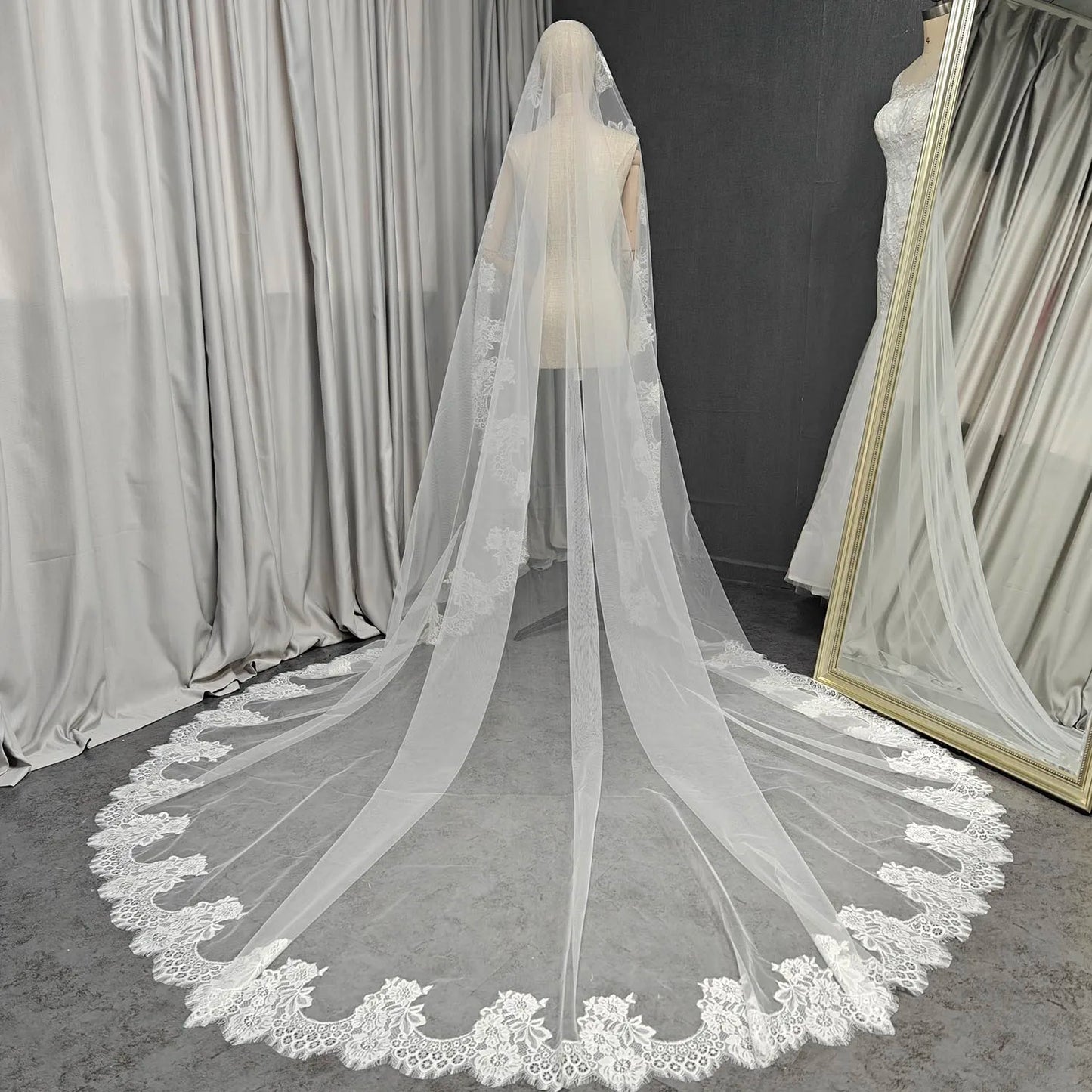 Customized Mantilla Wedding Veil with Eyelash Lace, 2.5m/3m/3.5m/4m Single Tier Long Ivory Bridal Veil with Hidden Comb