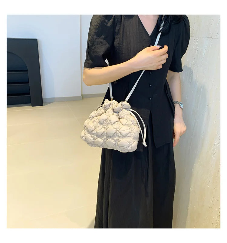 Women Drawstring Shoulder Bags Detachable Strap Quilted Crossbody Bag Solid Color Soft Padding Handbag for Outdoor Travel
