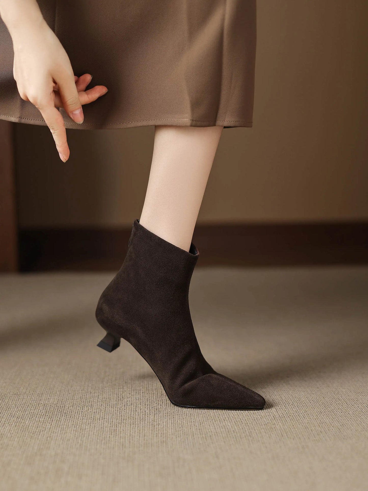 Plus Size 34-42 Genuine Leather Pointed Toe Med Heels Zipper Modern Boots Winter Autumn Shoes Concise Elegant Dress Ankle Boots