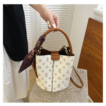 2025 Luxury Designer Women'S Shoulder Bag High-End Fashional Water Bucket Bag Crossbody Bags Unique Women Clutch Travel Tote Bag