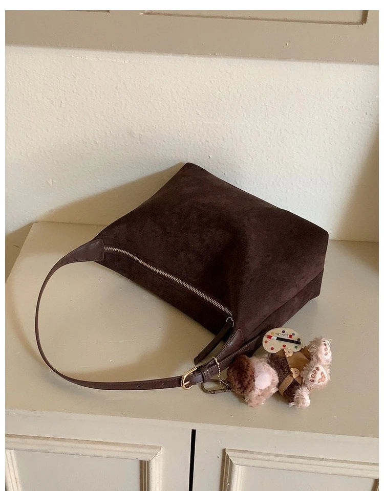 Punk Style Rivet Design Soft Leather Underarm Bags Women Solid Color Casual Shoulder Bag Large Capacity Lady Handbags bolsas