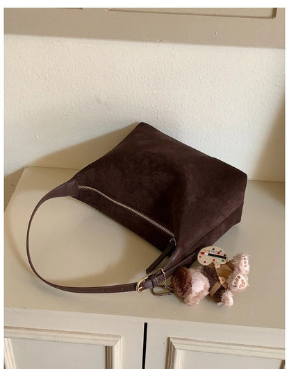 Punk Style Rivet Design Soft Leather Underarm Bags Women Solid Color Casual Shoulder Bag Large Capacity Lady Handbags bolsas