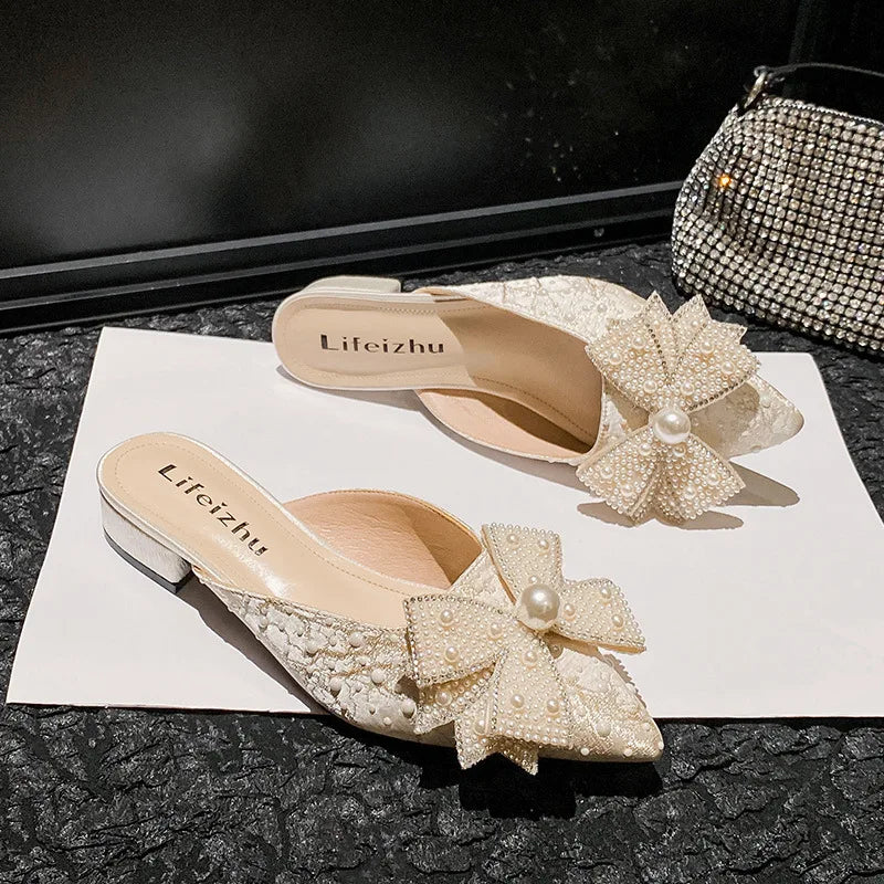 Summer New Shoes for Women Luxury Slipper Outdoor Pointed Toe Pearl Casual Sandals Girl Four Leaf Clover Flat Mules Slides