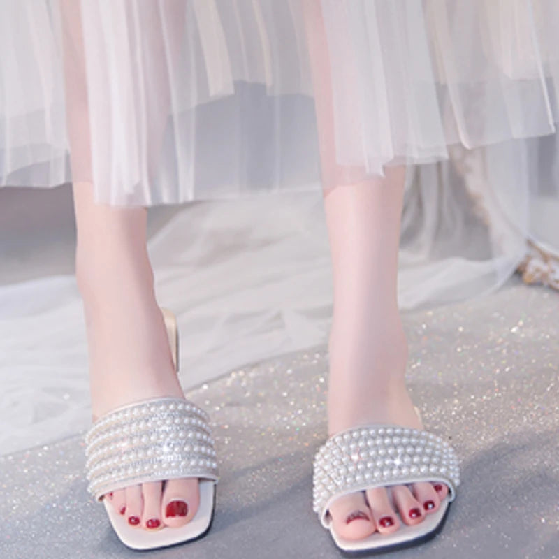 Flat Slippers Female 2025 Summer New Fashion Beach Non-slip Women's Slippers Outdoor Pearl Luxury Brand Designer Shoes Zapatos