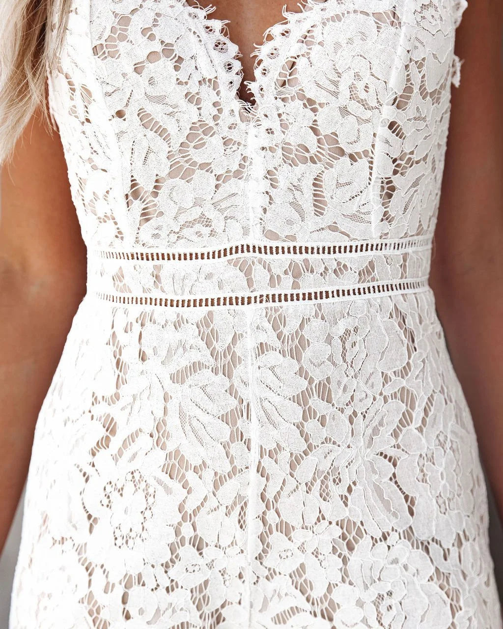Ladies Elegant Jumpsuits Spaghetti Straps V-Neck Solid Lace Backless Sexy Jumpsuit For Women Simple White Slim Office Rompers
