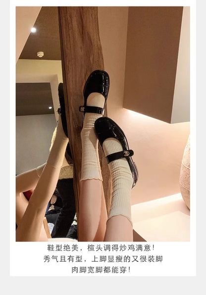 Women Two Tone Mary Jane Shoes 2026 New Patent Leather Buckle Strap Low Heel Casual Shoes For Office And Daily Wear Elegant