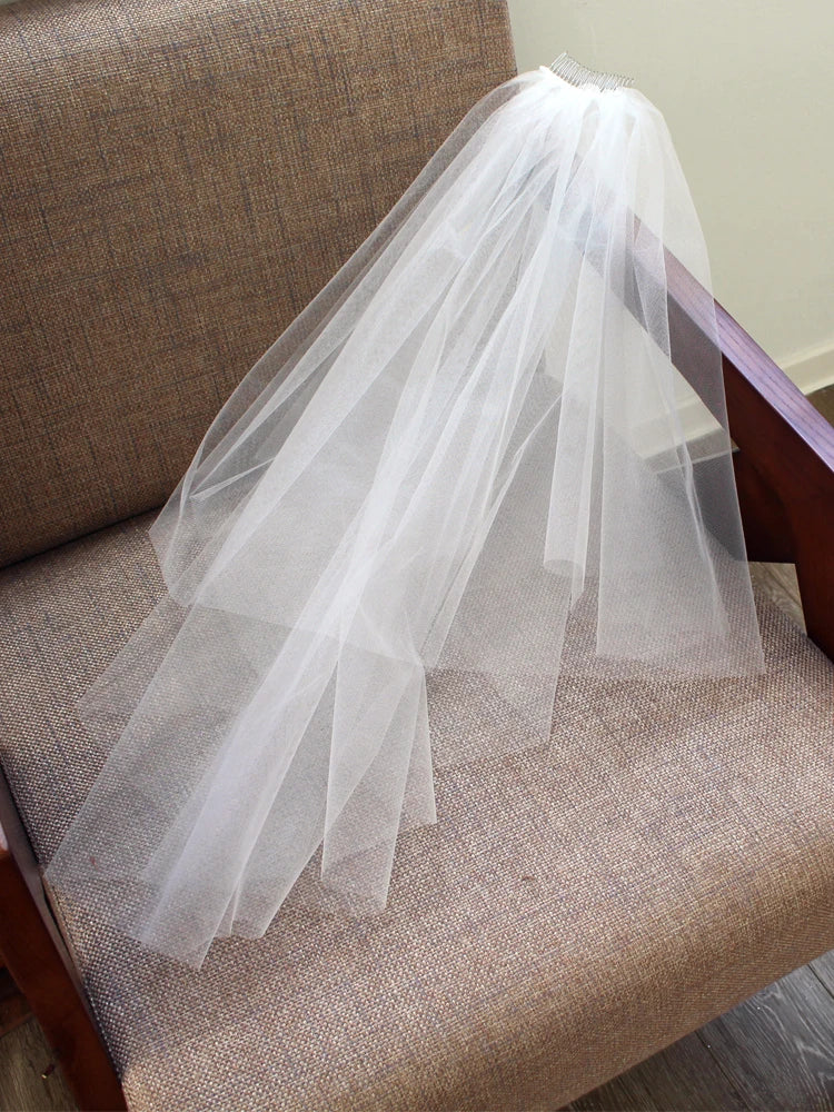 V378 Short White Two layer Soft Tulle Wedding Veil for Bridal Handmade Bride to Be Headdress Veil with Hair Comb