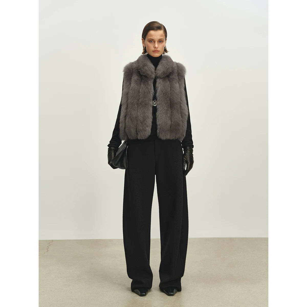 Stylishly stacked, blue fox imported from Finland, back hair, stand-up collar, vertical row fur, vest short Shu Jeju Xuejing