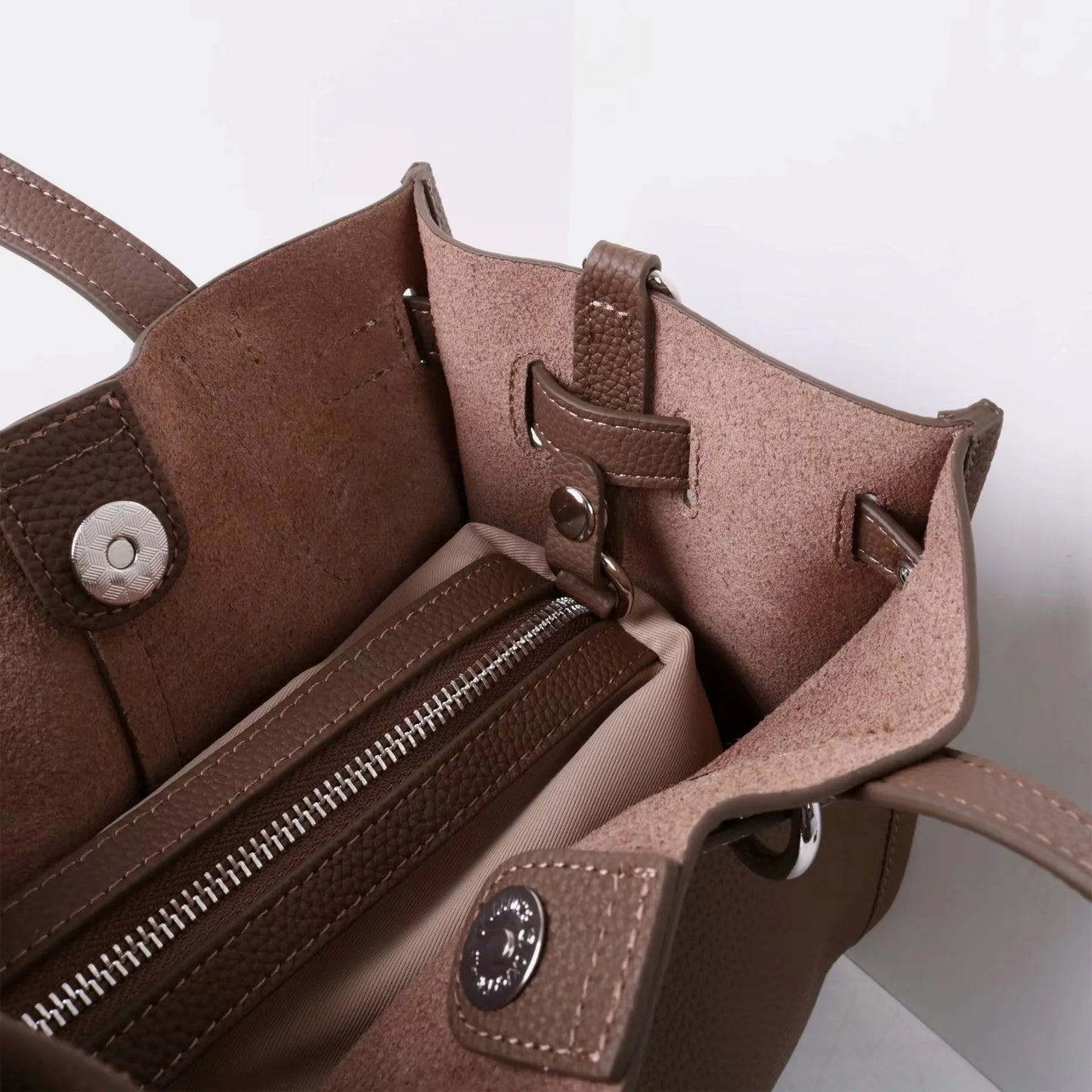 2026 Top grade Women's Genuine Leather Bag High Quality Casual Versatile Handbags Female Shoulder Bags Commute Totes Coffee