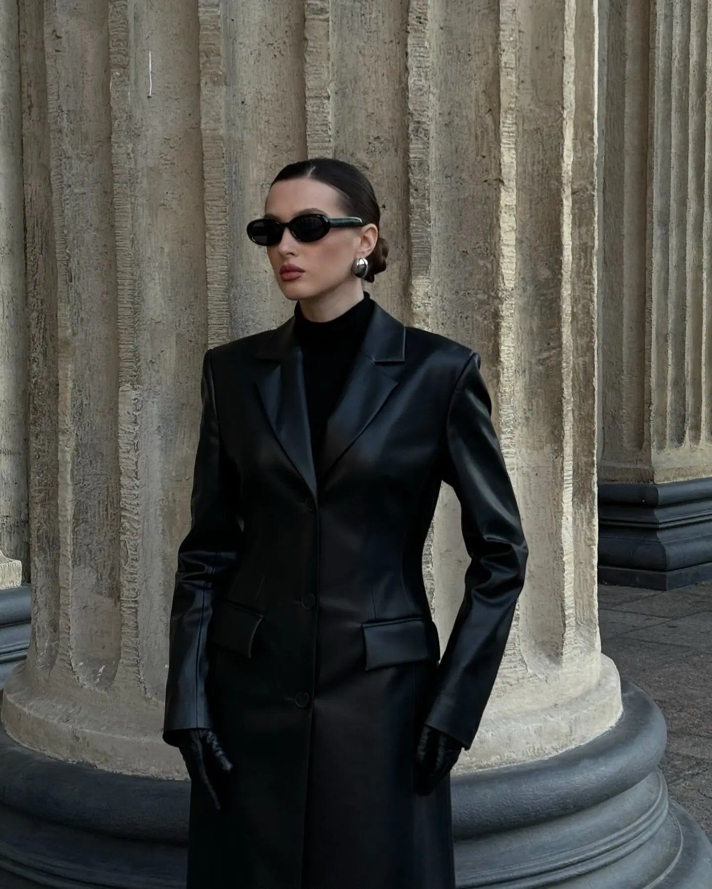Lautaro Autumn Long Black Fitted Pu Leather Trench Coat for Women Shoulder Pads Single Breasted Luxury Elegant Blazer Overcoat