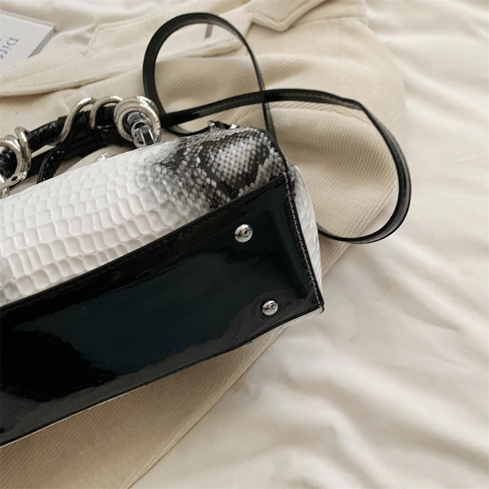 Crocodile Pattern Top-handle Shell Bag With Snake Hardware Wild Shoulder Crossbody Handbags MOODS Designer Luxury Bags For Women