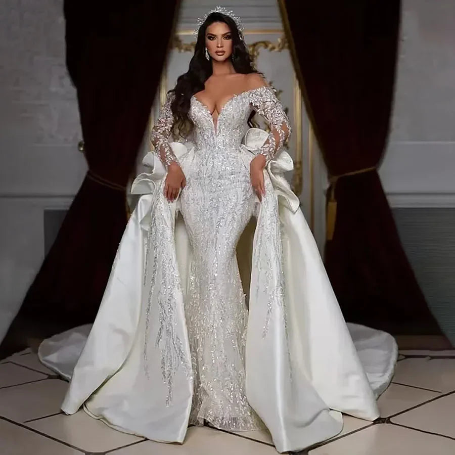 Customzied Shoulder Beads Sequins Wedding Dresses with Detachable Train Fashion Court Train Luxury Bride Dresses