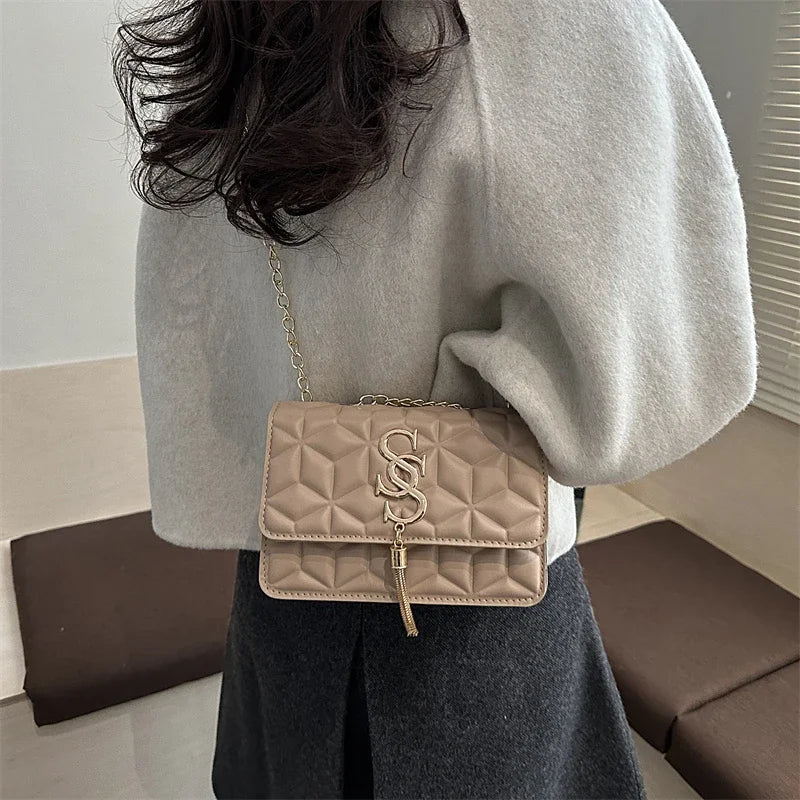 Light Luxury Trend Argyle Quilted Small Square Bag Metal Letter Tassel Flap Crossbody Bags Commuting Fashion Shoulder Bag