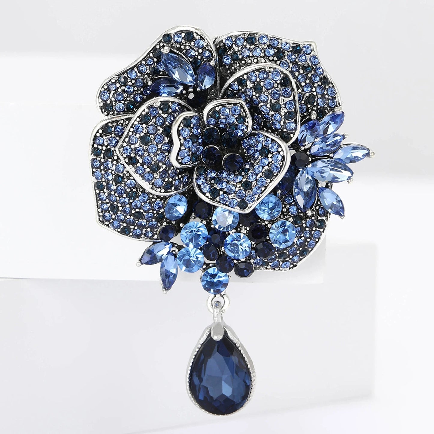 Rhinestone Heavy Pendant Flower Brooches for Women Unisex Glass Plant Pins Event Party Backpack Decoration Clothes Accessories