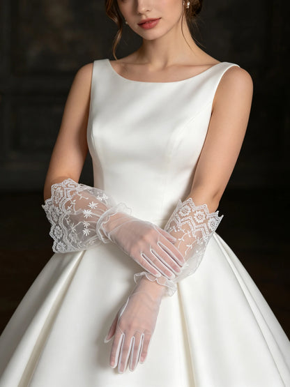 WG235 Ladies Vintage Lace Bridal Gloves White Elegant Photography Evening Wedding Dress Accessories