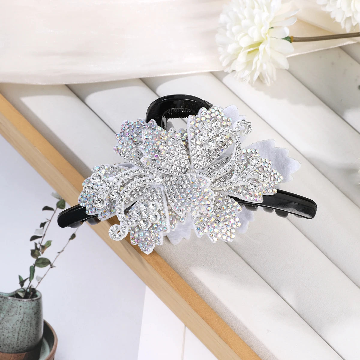 AWAYTR New Flower Hair Claws Clips Hairpins For Girls Women Fashion Rhinestone Hairgrip Barrettes Hair Crab Hair Accessories