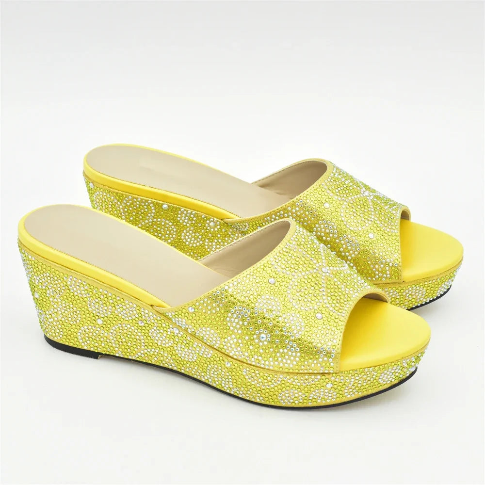 Classics Design Nigerian Women Shoes Matching Bag Set with Shinning Crystal Wedges Shoes for Women Italian Women Party Pumps