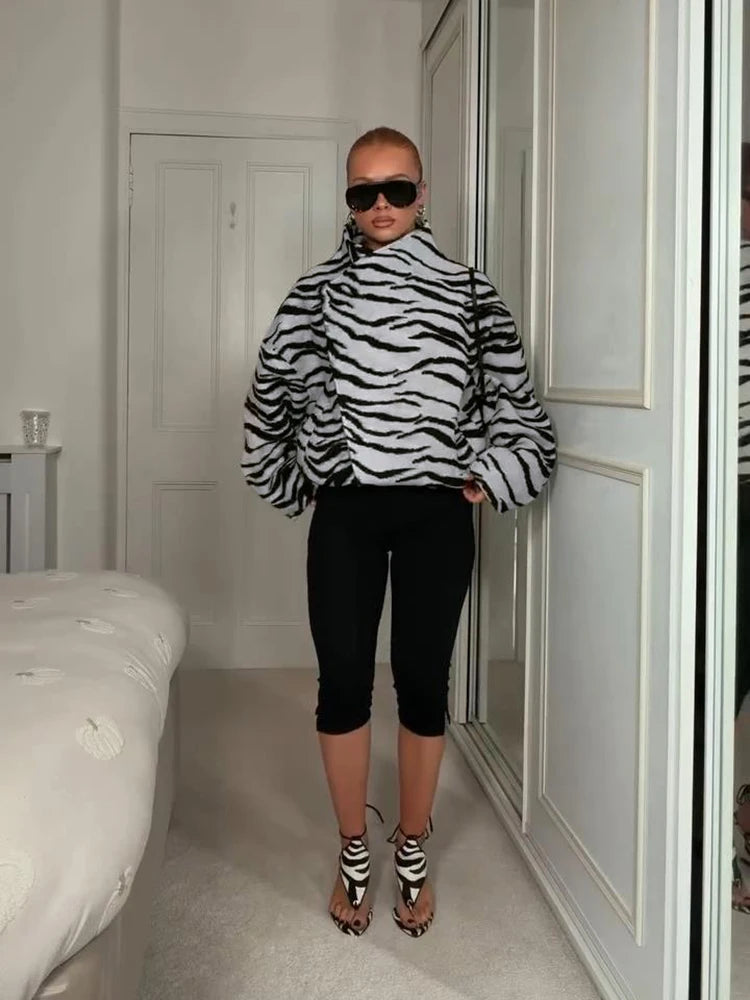 Fashion Women's Zebra Stripe Print Jacket Stand Collar Full Sleeve Loose Oversize Jackets Female 2026 Autumn Street Lady Coat