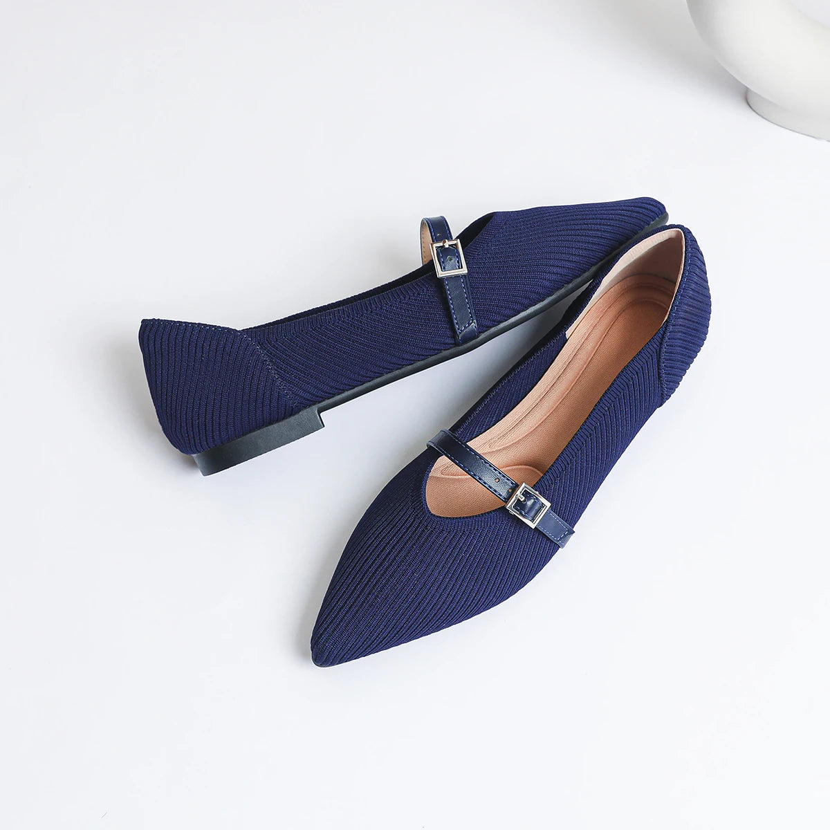 Women's flat shoes with pointed soft knitted sole breathable and comfortable shoes Spring and Autumn 2024 new model