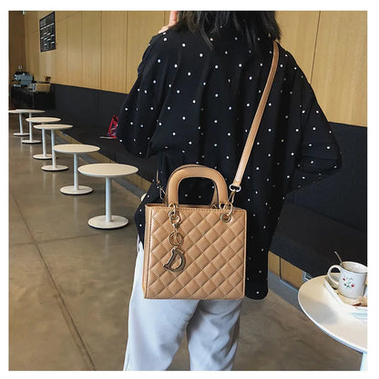 New Fashion Luxury Design Tote Bags for Women Handbags Ladies Shoulder Bags Trending Lingge Chain Crossbody Bag and Purse