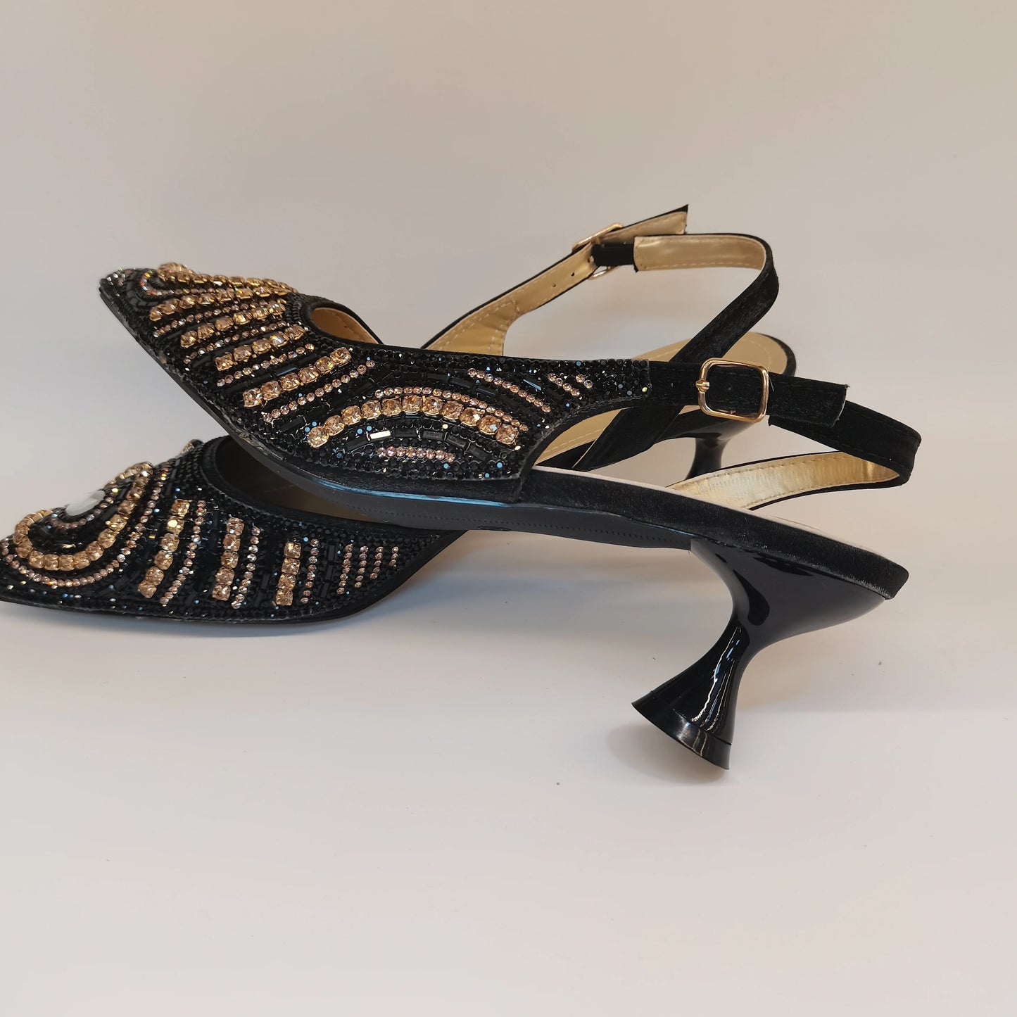 New Elegant Nigerian Women’s Gold Colour Heeled Shoes With Match Rhinestone Handbag Set Italian Design for Parties