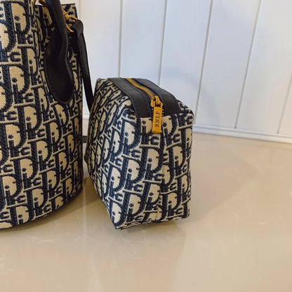 Vintage Light Luxury Bucket Bag Handbag for Women 2026 New Spring High-End Versatile Commuting Shoulder and Crossbody Bag