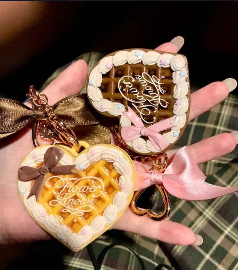 Flower Knows SWEETIE BEAR Makeup Box Gift Set All In One Perfume Shimmer Eye Shadow Palette Blush Lip Jelly Box 10 PCS