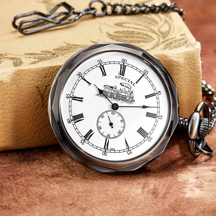 Vintage Unique Unisex Train Hand-Winding Mechanical Pocket Watches Women Men Chain Roman Numberal Necklace Gift Watch Clock