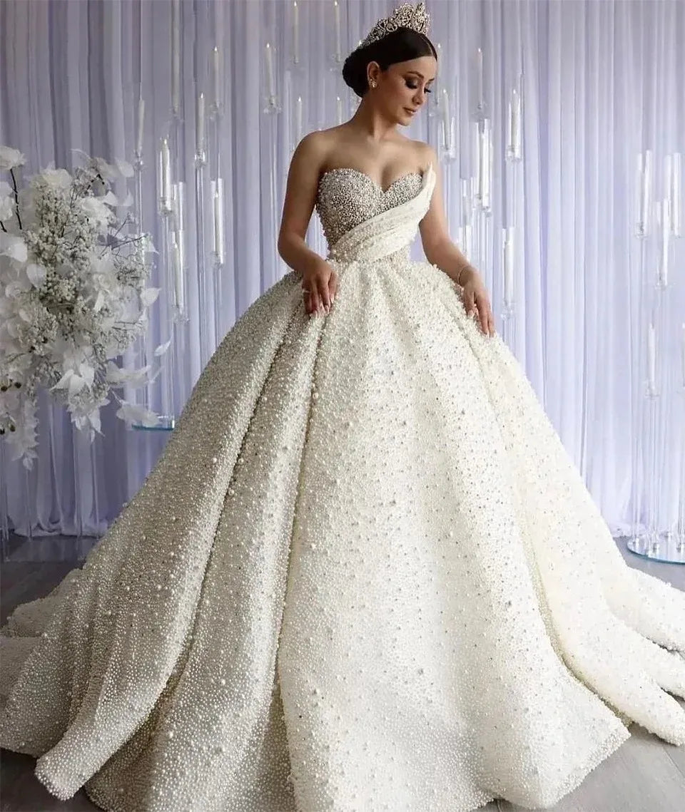 2026 Dubai Luxury Pearls Beading Sweetheart Ball Gown Wedding Dresses Princess Sleeveless Bride Gowns Vestido De Noiva Custom