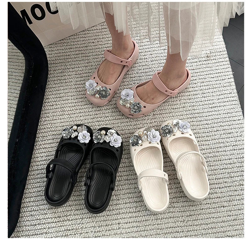 Clogs Summer Slippers Women Luxury Pearl Metal Flower Mary Janes Designer Ballet Shoes Girls Corc Charms Sandals Indoor Outdoor