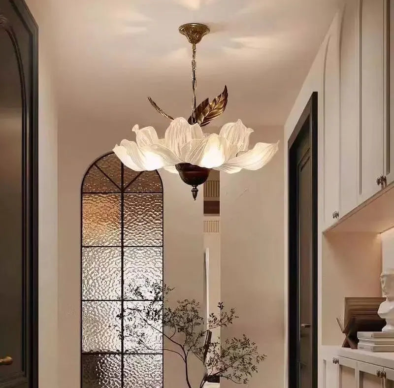  Flower Petal Pendant Light Medieval Style Chandelier Retro Tricolor Lights Interior Restaurant Living Room Bedroom Lighting