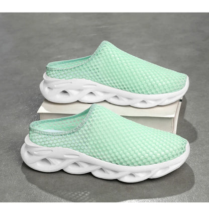 Men Slippers Summer Breathable Home Indoor Slippers Men Flats Thick Bottom Lightweight Slides Fashion Outdoor Walking Shoes