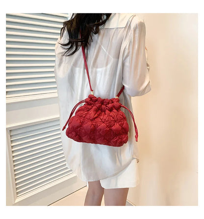 Women Drawstring Shoulder Bags Detachable Strap Quilted Crossbody Bag Solid Color Soft Padding Handbag for Outdoor Travel