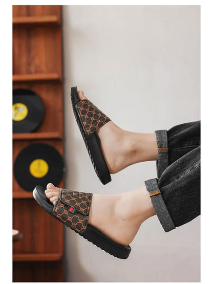 Summer men's slippers fashion comfortable breathable slippers indoor bathroom sandals plus size casual outdoor beach shoes 47