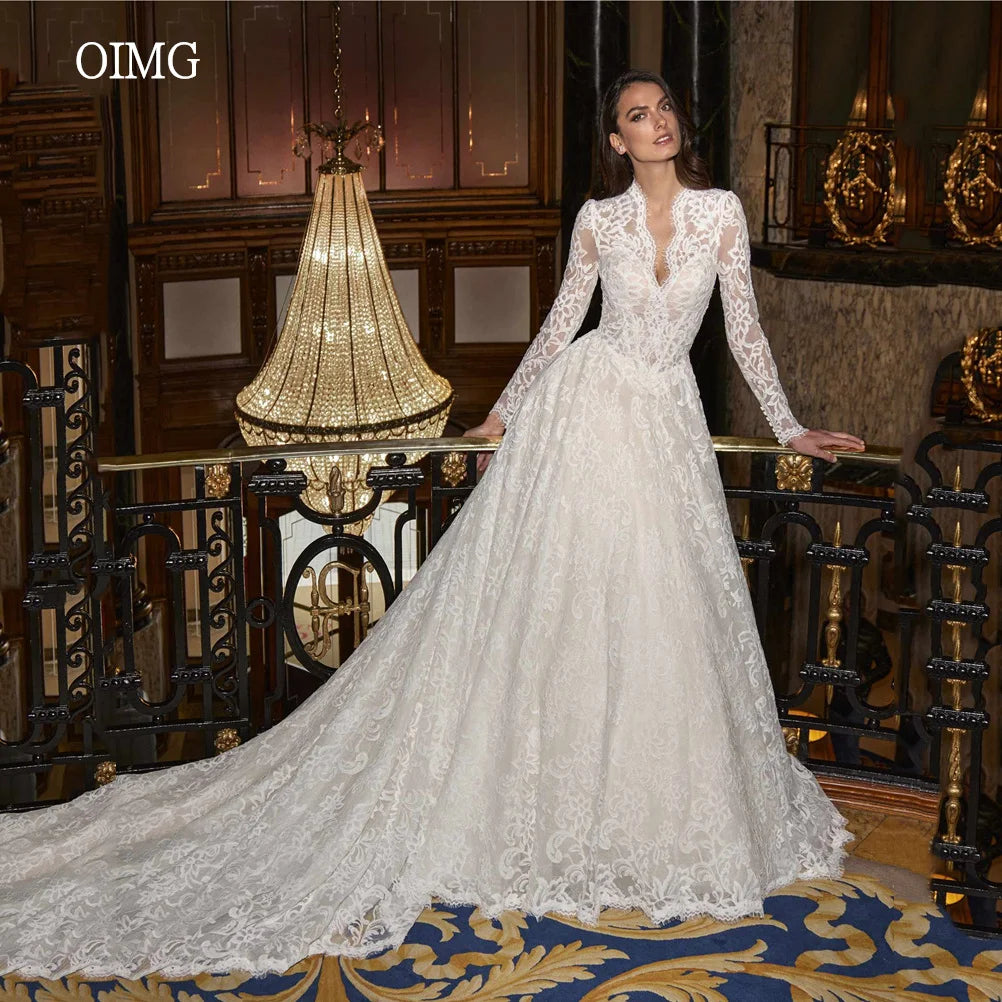 OIMG Luxurious Lace V Neck A Line Wedding Dress Long Sleeves Church Bride Dresses Floor Length Long Tail Wedding Gown Customized