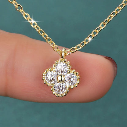 Rrjzz Lucky Clover D-Color Round Moissanite Necklace for Women Four-Leaf Flower Lab Imitation Diamond Pendant Necklace Jewelry