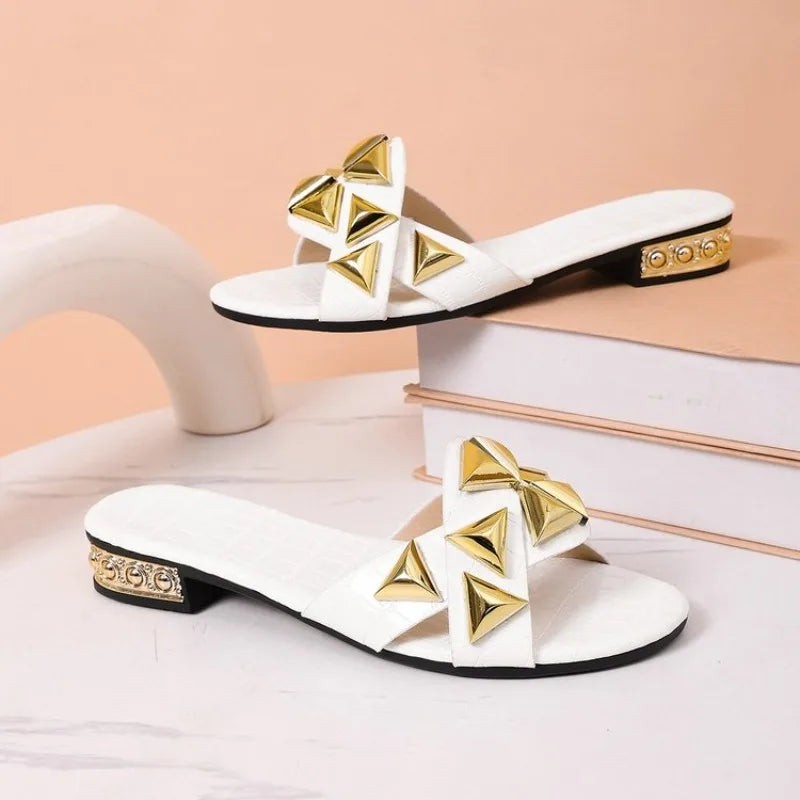 Summer Women Shoes Ladies Flip Flops Designer Outside Female Slippers Summer New Luxury Sandals Fashion Walking Open Toe Slides