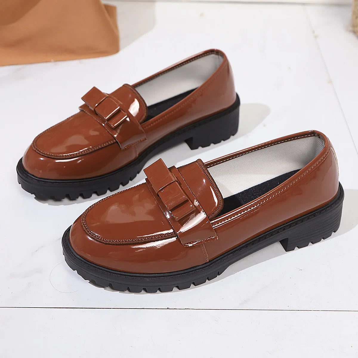 European and American Luxury Womens Leather Shoes Autumn New Outdoor Leisure Loafers Fashion Lacquer Leather Women's Shoes