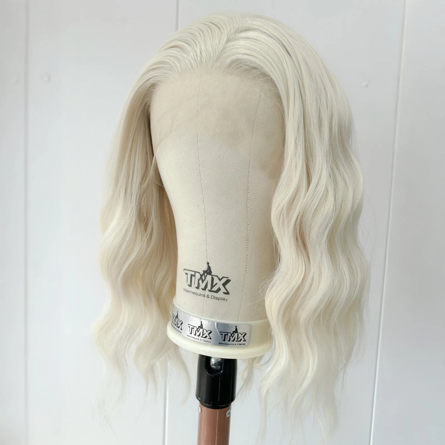 Short 60 Blonde Curly Wavy Synthetic Lace Front Bob Wigs for Women Pre Plucked Hairline Platinum White Deep Wave Daily Party Use