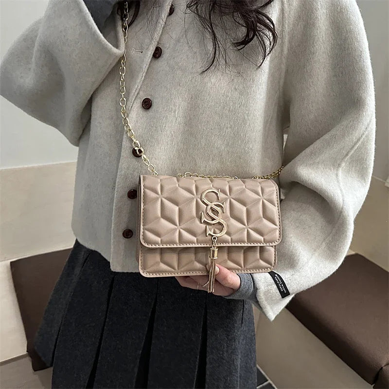 Light Luxury Trend Argyle Quilted Small Square Bag Metal Letter Tassel Flap Crossbody Bags Commuting Fashion Shoulder Bag