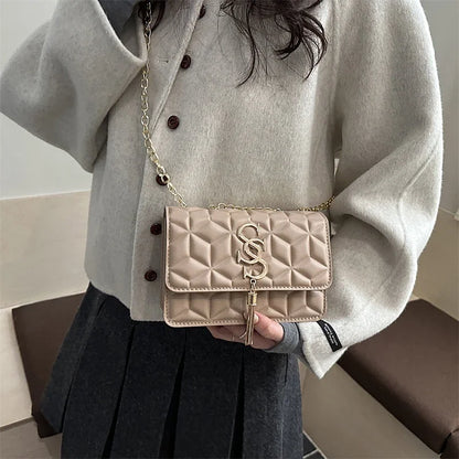 Light Luxury Trend Argyle Quilted Small Square Bag Metal Letter Tassel Flap Crossbody Bags Commuting Fashion Shoulder Bag