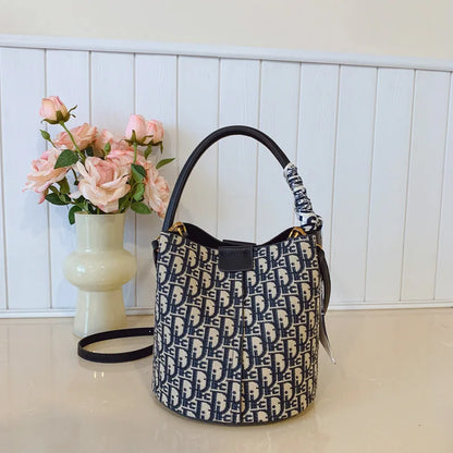 Vintage Light Luxury Bucket Bag Handbag for Women 2026 New Spring High-End Versatile Commuting Shoulder and Crossbody Bag