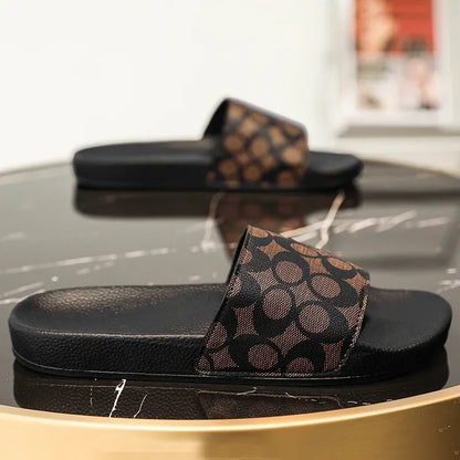 Outdoor Sandals Clogs Beach Slippers Summer Men Fashion Slippers Indoor Home Slides Bathroom Shoes Comfortable Soft Flip Flops