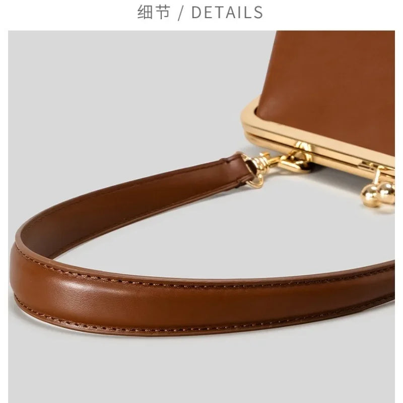 2026 Retro Leather & Straw Woven Bag – Kiss Lock Frame Shell Clutch, Large Capacity Shoulder Tote for Commute Beach Evening