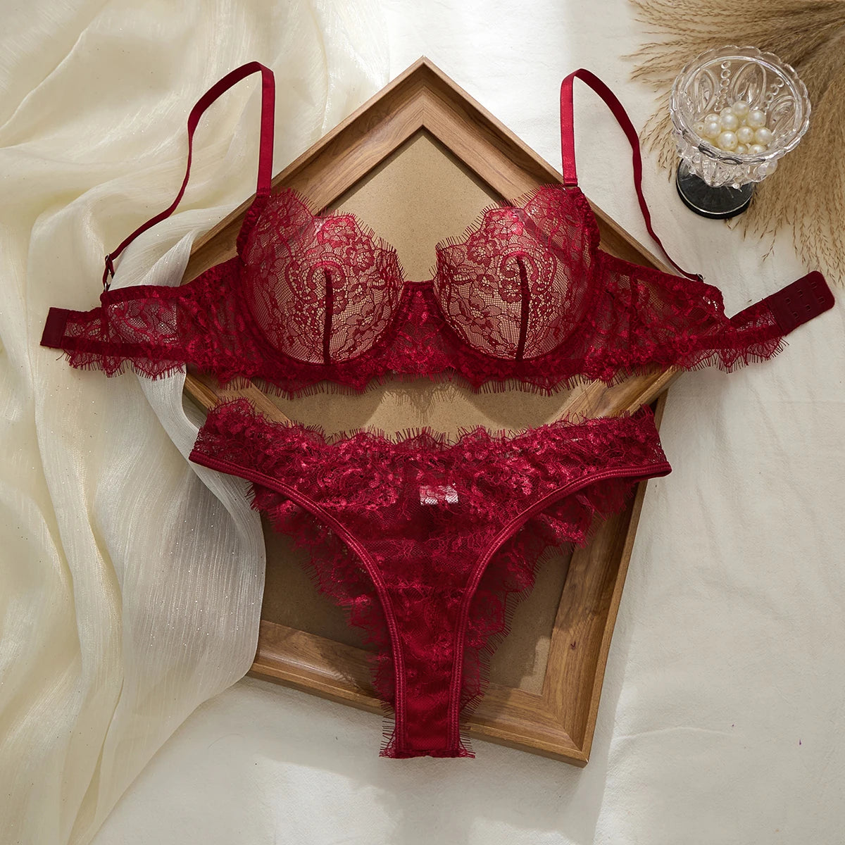 Ladies' Basic Style Thin Lace Bra And Panty Set Seamless Single Layer Eyelet Underwear Comfortable Intimate Apparel