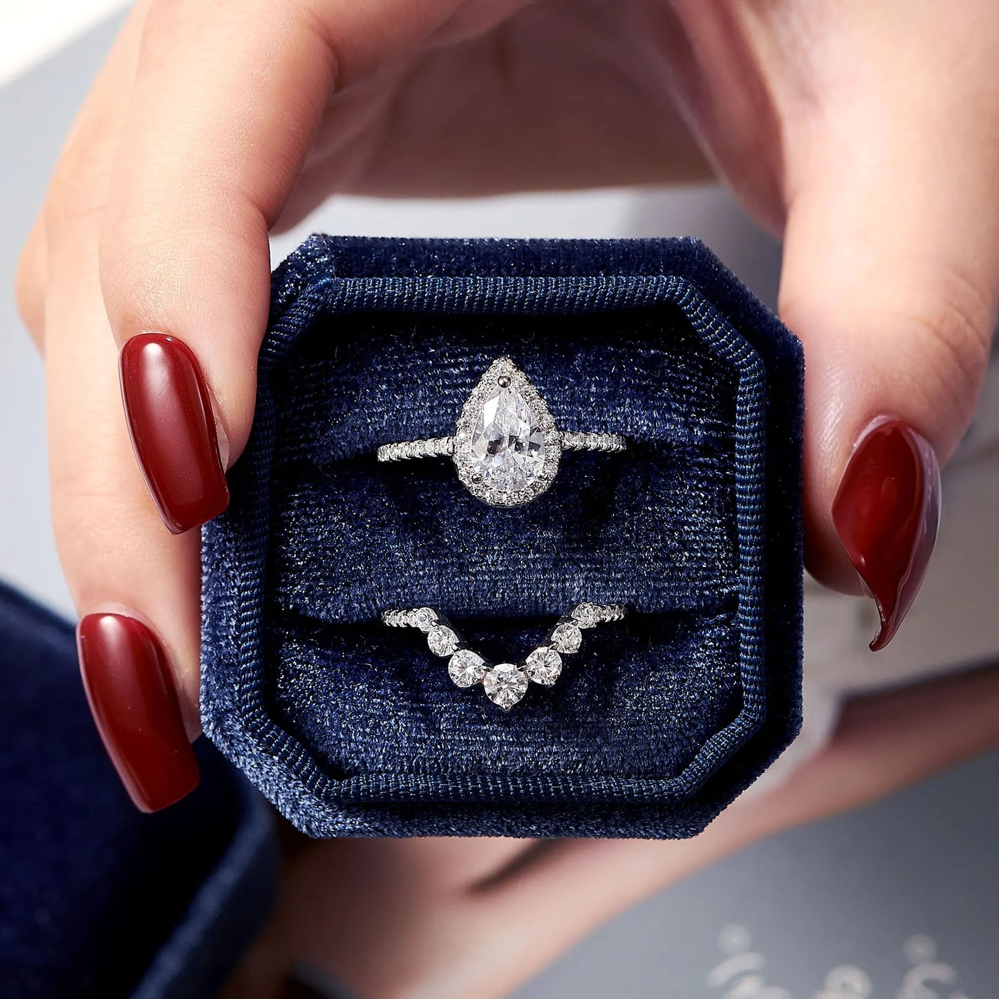 Newshe 1.5 Ct Halo Pear Cut 925 Silver Engagement Ring Set for Women Cambered Wedding Band High Grade Cz Luxury Bridal Jewelry